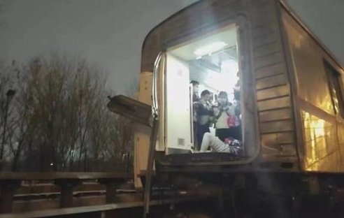 北京地铁昌平线事故：515人送医院检查，其中骨折102人 事故初步原因查明